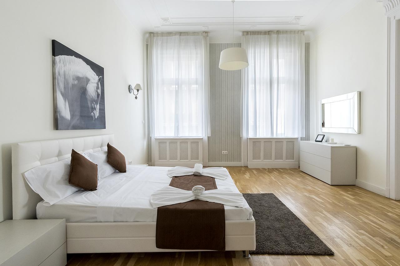 Luxury & Panorama Apartments Будапеща Екстериор снимка